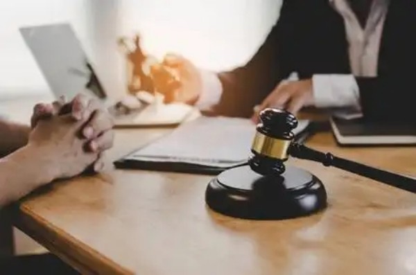 上海清债公司合法吗？其收费如何计算，选择时需擦亮眼睛