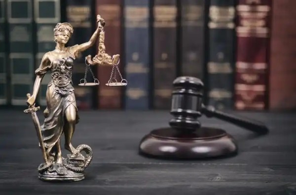 债权人委托收账公司讨5、6万欠款，逼死债务人反赔6万